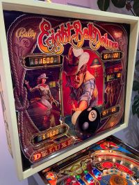 Eight Ball Deluxe : fronton